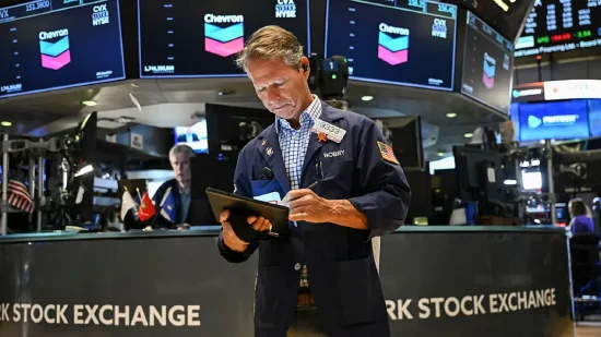 速牛配资 午盘：标普500创盘中新高 市场关注国际贸易局势