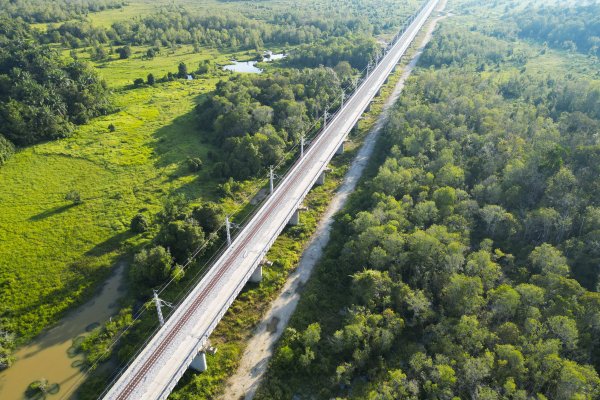 瑞和网  记者手记｜在延伸向未来的铁轨上